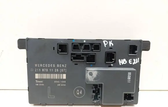 Mercedes-Benz E W211 Door control unit/module 2118701126 00401599