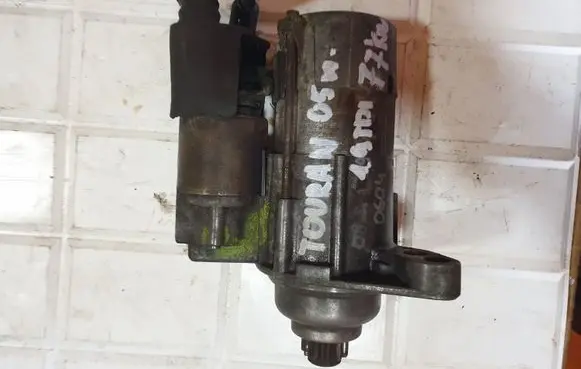 Volkswagen Touran I Starter motor 2503003102