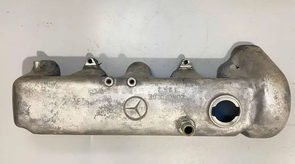 Mercedes-Benz W123 Rocker cam cover 