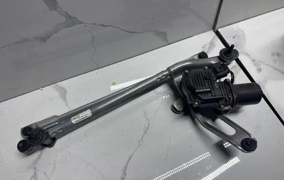 Audi S5 F5 Front wiper linkage and motor 8W6955023B
