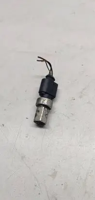 Volkswagen PASSAT B6 Air conditioning (A/C) pressure sensor 1j0973703