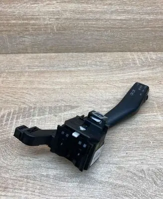 Volkswagen Touran I Indicator stalk 1K0953513A