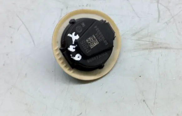 Volkswagen Jetta VI Airbag deployment crash/impact sensor 561959354