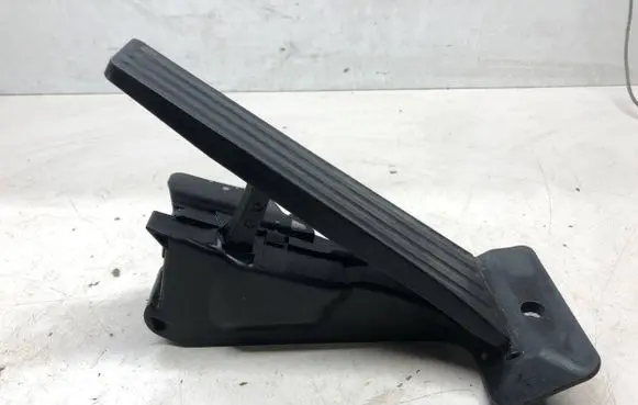 BMW X1 E84 Accelerator throttle pedal 6853176 12037313DE