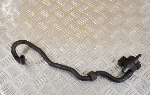 Volkswagen Scirocco Engine coolant pipe/hose 5C0133366S
