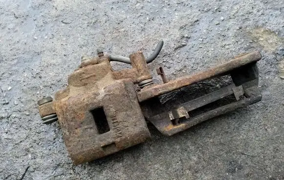 Mazda 626 Front brake caliper