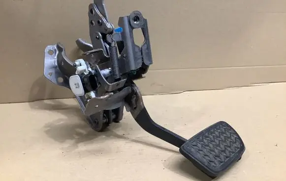 Lexus ES VII XZ10 Brake pedal 1106A0229A