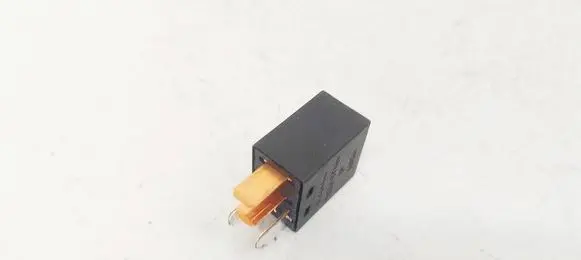Mitsubishi Colt Other relay MB953382 V23075
