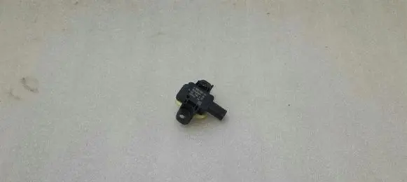 Mercedes-Benz GLE (W166 - C292) Airbag deployment crash/impact sensor A1668210351