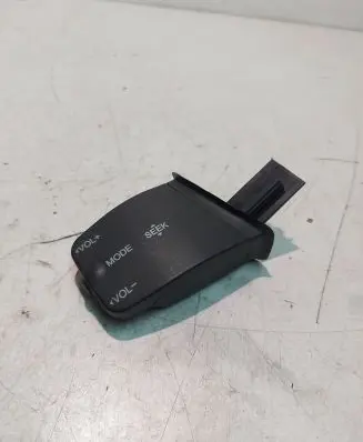 Ford Focus Sound control switch 758709