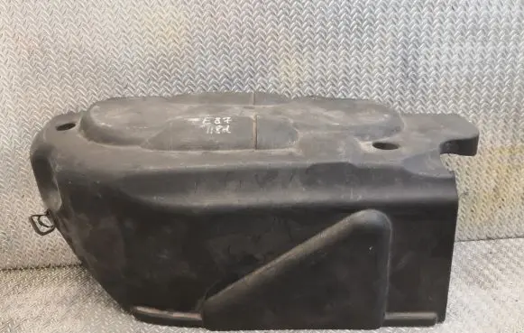 BMW 1 E81 E87 Engine cover (trim) 7789009