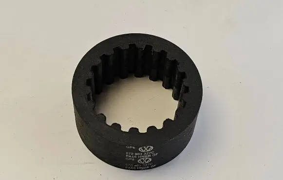 Volkswagen Transporter - Caravelle T5 A/C flexible coupling/sleeve 070903327C