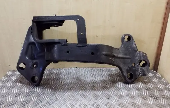 BMW X5 E53 Gearbox mounting bracket 6762275