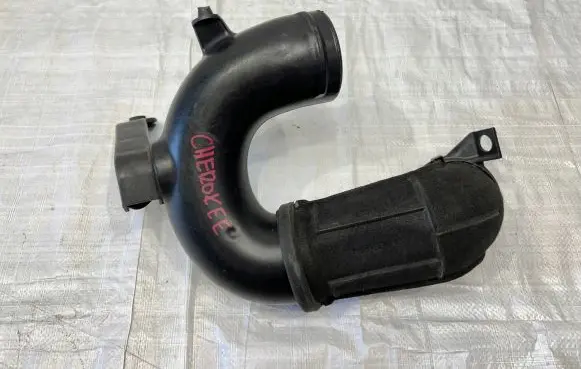 Jeep Cherokee Air intake hose/pipe 52022358AB