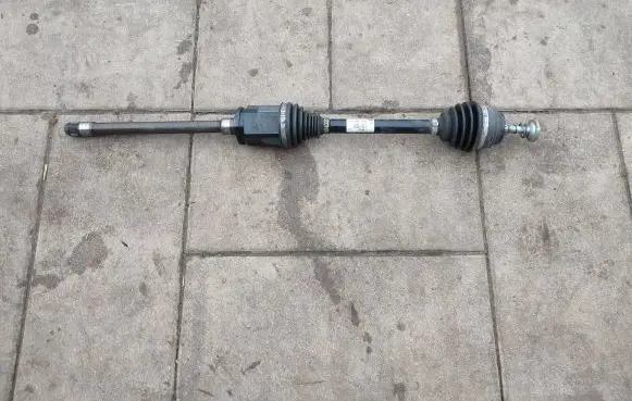 BMW X3 G01 Front driveshaft 8687782