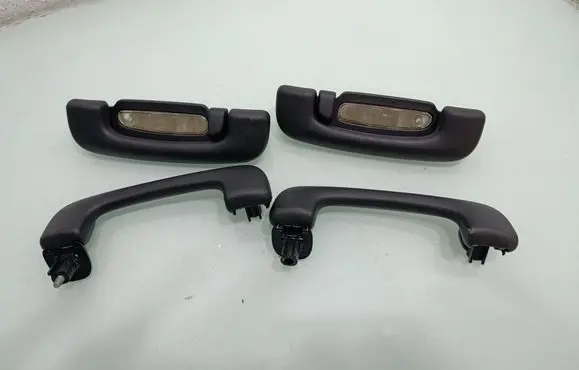 Jeep Grand Cherokee A set of handles for the ceiling 