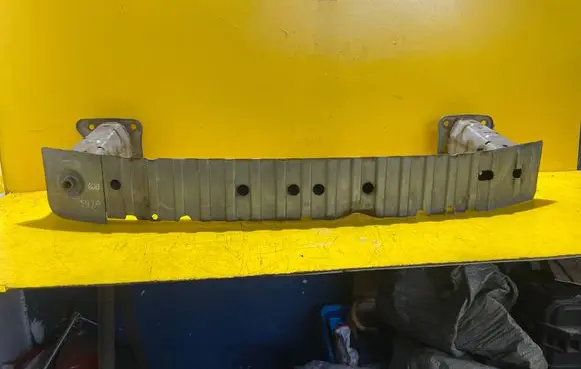 Ford C-MAX I Front bumper cross member 3M51R10948AA