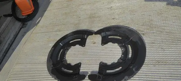 Renault Master III Rear brake disc plate dust cover 411500007R