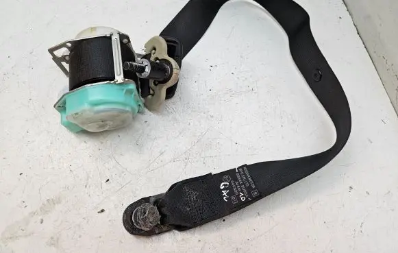 Nissan Note (E11) Rear seatbelt 888449U05A
