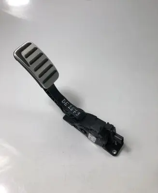 Volvo V40 Accelerator throttle pedal 31280597
