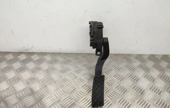 Audi A4 S4 B7 8E 8H Accelerator throttle pedal 8E1721523C