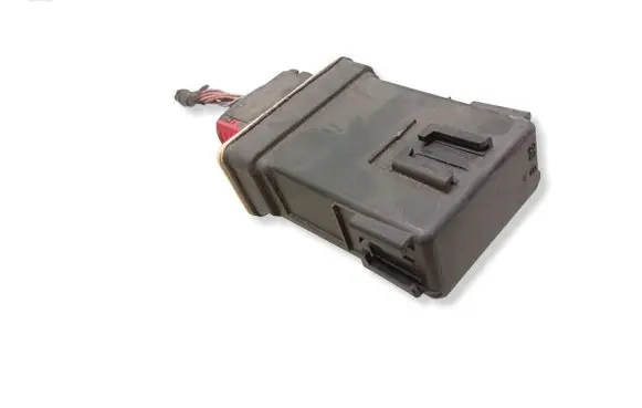 Peugeot 406 Coolant fan relay 9622568380
