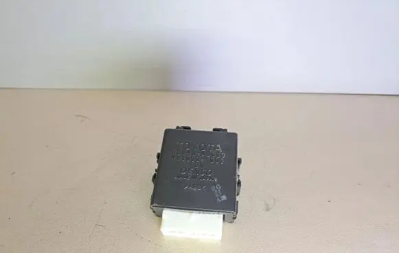 Toyota RAV 4 (XA30) Window wiper relay 8594042020 4230001000
