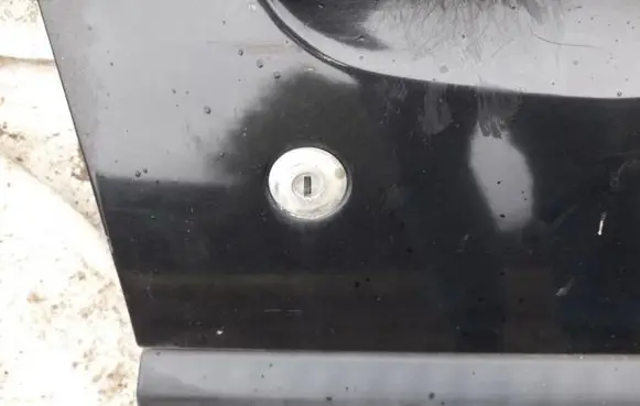 Renault Clio II Front door lock (next to the handle) 