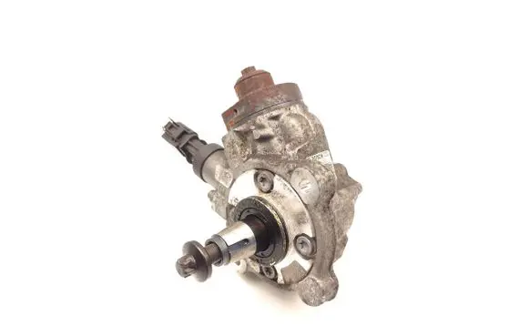 BMW 1 E81 E87 Fuel injection high pressure pump 7797874 0445010506