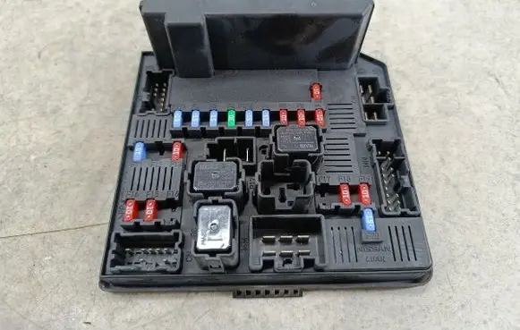 Nissan Qashqai Fuse box set 284B7BB00C