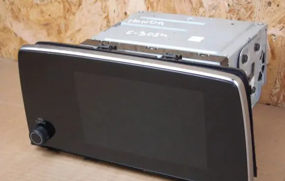 Honda CR-V Radio/CD/DVD/GPS head unit 39101TLAG73M1 39101TLAG73