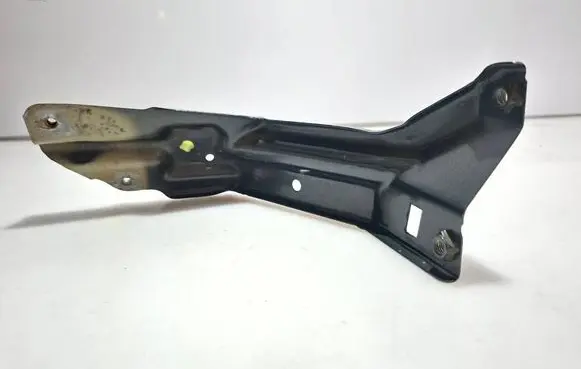 Seat Leon (1P) Fender mounting bracket 1P0821135