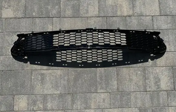 Ford Mustang VI Front bumper lower grill MR3217K945AA 17K945AB5VAW