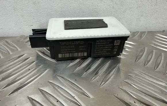 Volvo V70 Door central lock control unit/module 31252988 S180036007H
