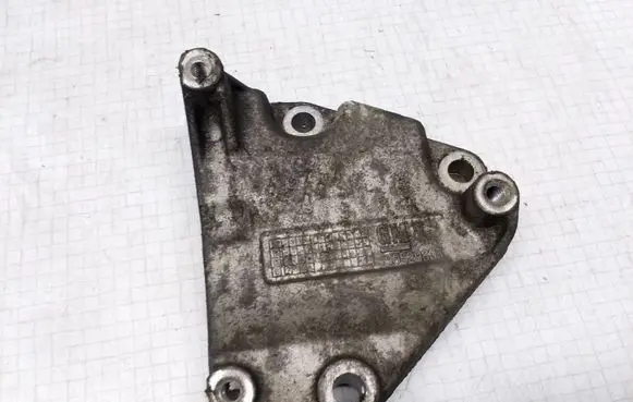 Opel Astra G Engine mounting bracket 90529603