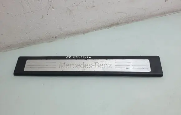 Mercedes-Benz GL X164 Front sill trim cover A1646803435