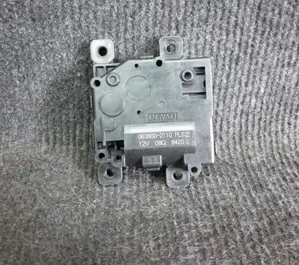 Lexus RC Air flap motor/actuator 0638002110