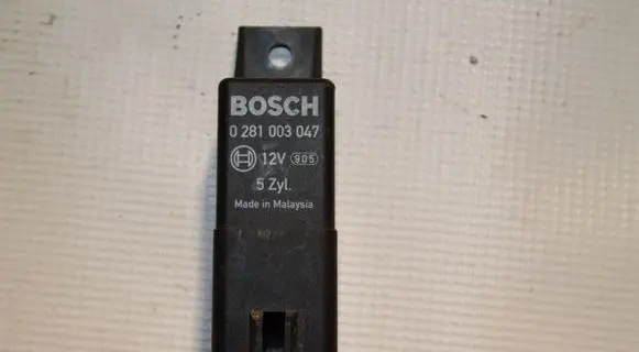 Volvo V70 Glow plug pre-heat relay 0281003047