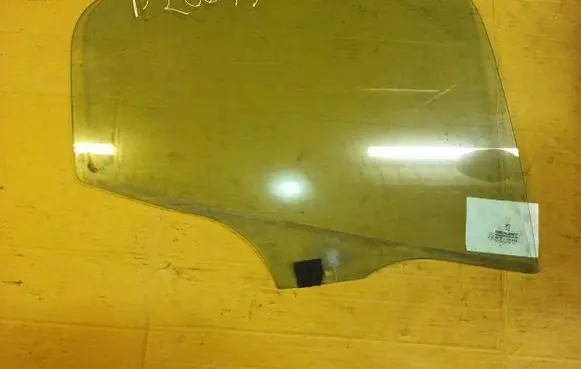 Peugeot 206 Rear door window glass