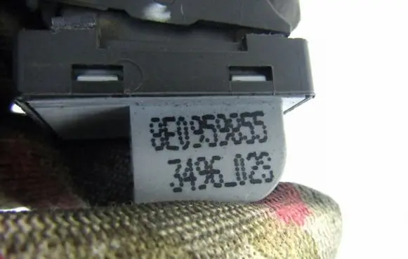Volkswagen PASSAT B5.5 Electric window control switch 8E0959855
