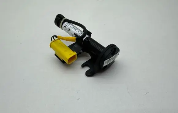 BMW 5 G30 G31 G38 Bonnet Pedestrian Airbag Actuator 0589P1000095