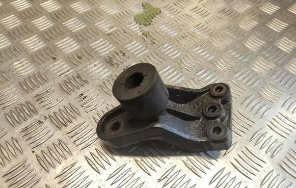 Hyundai ix35 Engine mounting bracket 218233W050
