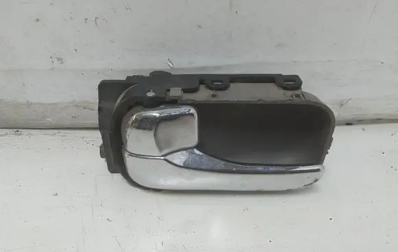 Nissan Almera Tino Front door interior handle