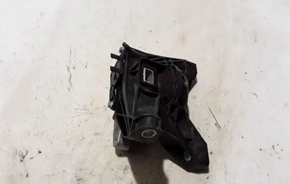 Peugeot 3008 II Engine mount bracket 9820297580
