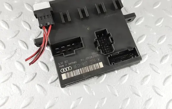 Audi A4 S4 B7 8E 8H Comfort/convenience module 8E0907279K