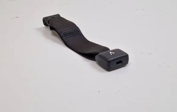 Mitsubishi Outlander Middle seatbelt buckle (rear) 