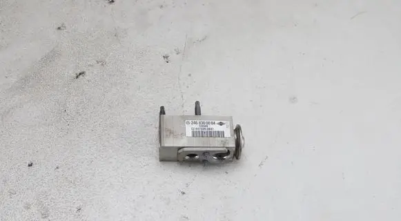 Mercedes-Benz CLA C117 X117 W117 Air conditioning (A/C) expansion valve 2468300084 A2468300084 CZ4475003841