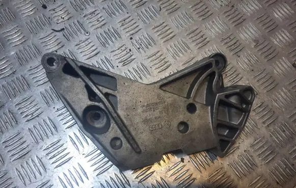 Volkswagen Golf VI Engine mounting bracket 06J199207P