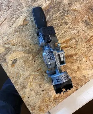 Ford Focus C-MAX Ignition lock 3M513F880AB