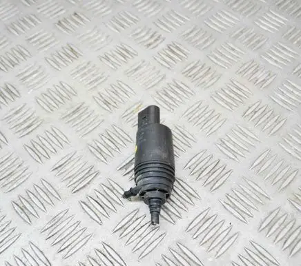 Land Rover Range Rover L322 Windscreen/windshield washer pump 8377612 23557610